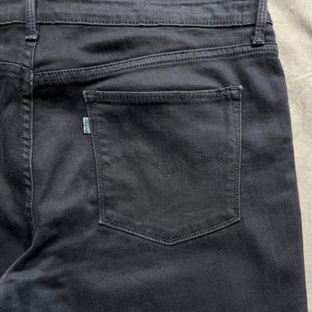 Black Levi's Eco Skinny Jeans View 4